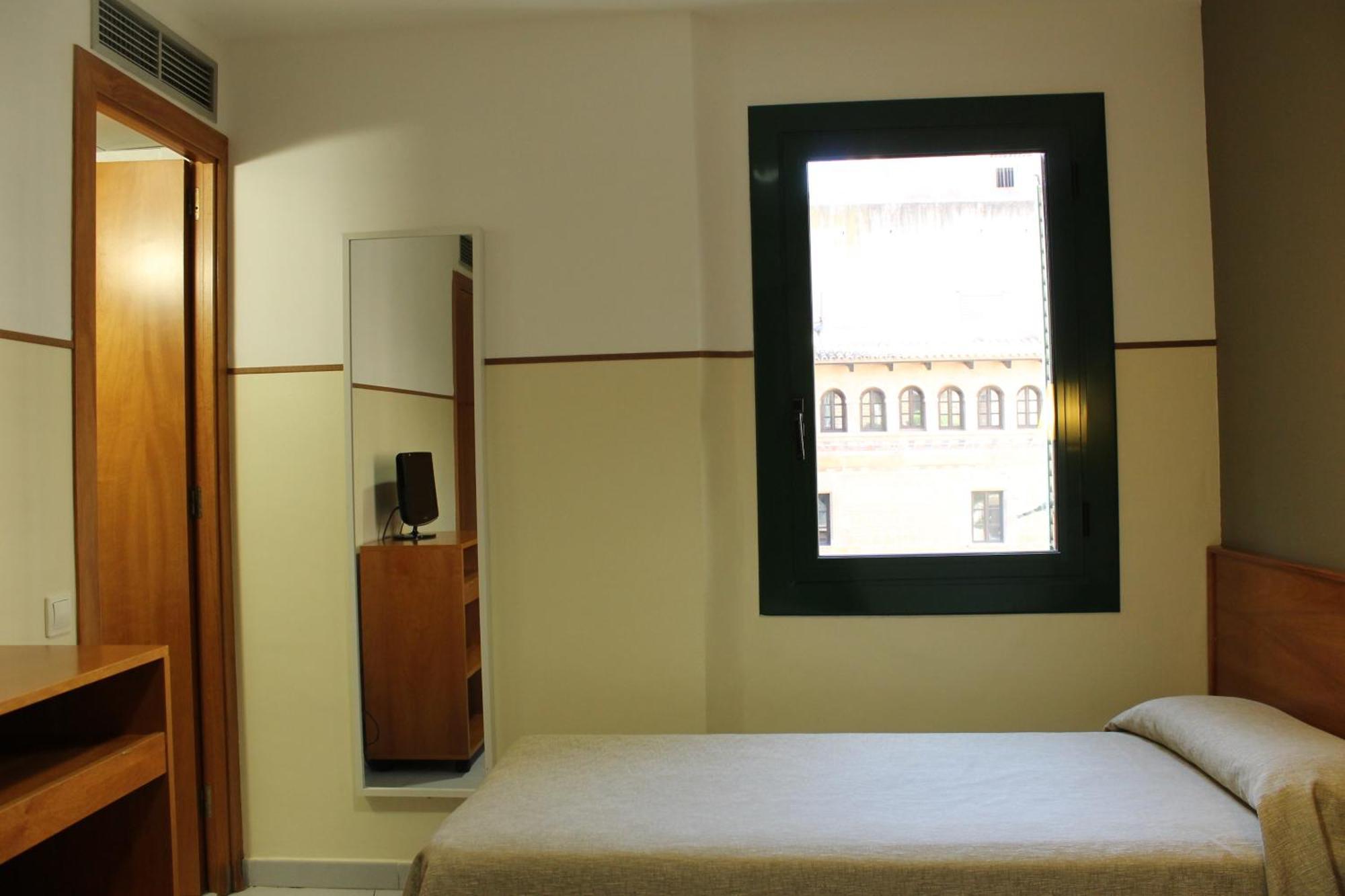 El Jardi Otel Barselona Oda fotoğraf